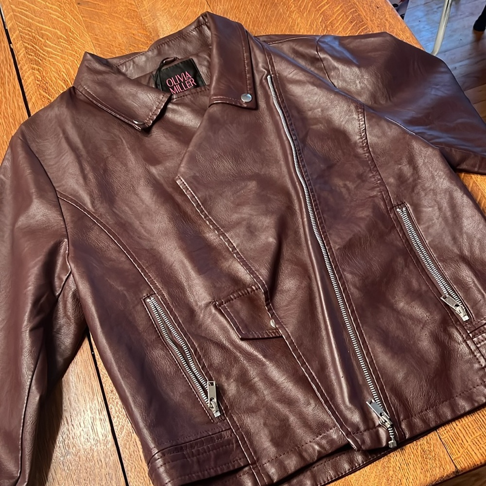 Gorgeous Faux Leather jacket - Picture 6 of 7